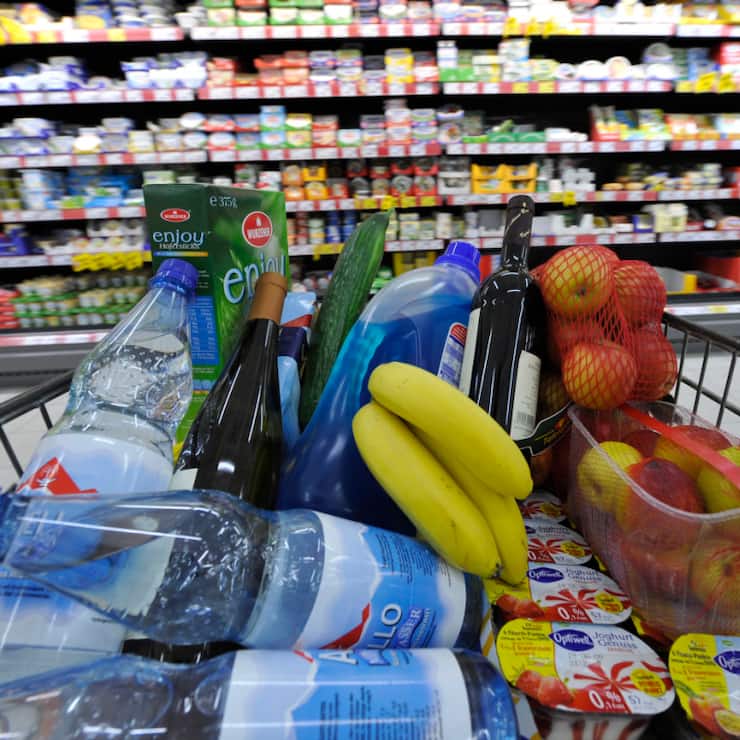 En Allemagne, le sucre a vu son prix baisser de près de 29% sur un an, tandis que celui du chocolat a augmenté de 17%. (archive)