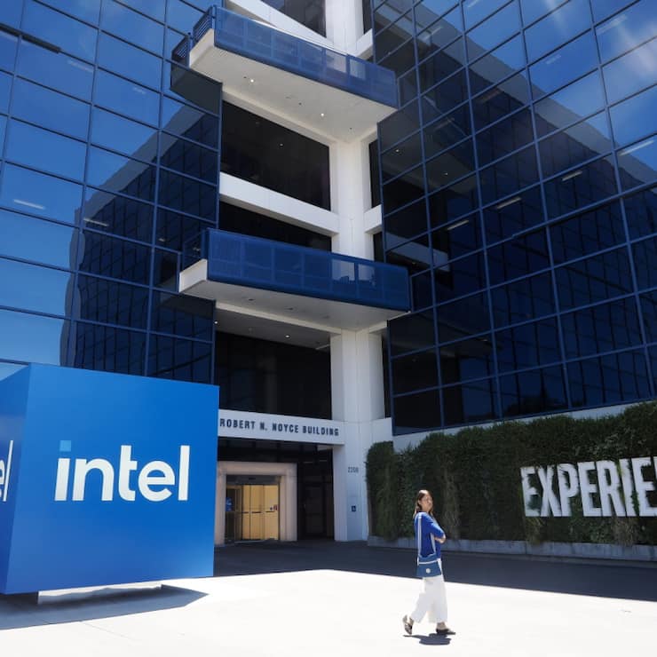 Intel peine depuis plusieurs années à rattraper son retard dans les puces les plus avancées pour le développement de l'IA générative, moteur de croissance pour ses rivaux, en premier lieu Nvidia (archives).