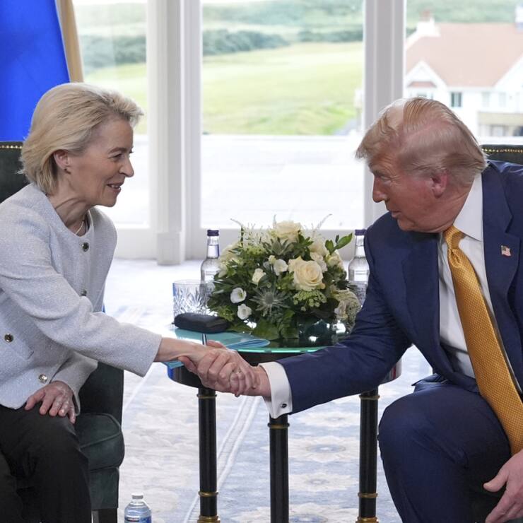 Les Etats-Unis et l'UE ont "conclu un accord", a annoncé Donald Trump, qui a rencontré Ursula von der Leyen dimanche en Ecosse.