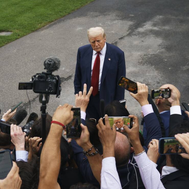 Devant la presse, Donald Trump a justifié vendredi les 39% de droits de douane imposés à la Suisse.
