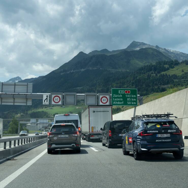 Un embouteillage devant le portail sud du Gothard en juillet 2023 (archives).
