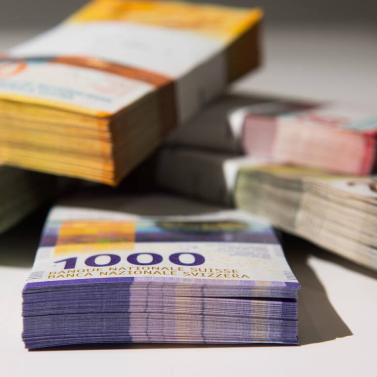 Douze propositions de séries ont été présentées en ligne pour un sondage d'opinion, effectué par un institut spécialisé, du 13 août au 7 septembre, rapporte un communiqué.