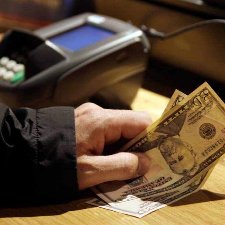 Des droits de douane de 39% et une dépréciation du dollar de 8% ont rendu les exportations suisses environ 50% plus chères pour les acheteurs américains, selon UBS. (archives)