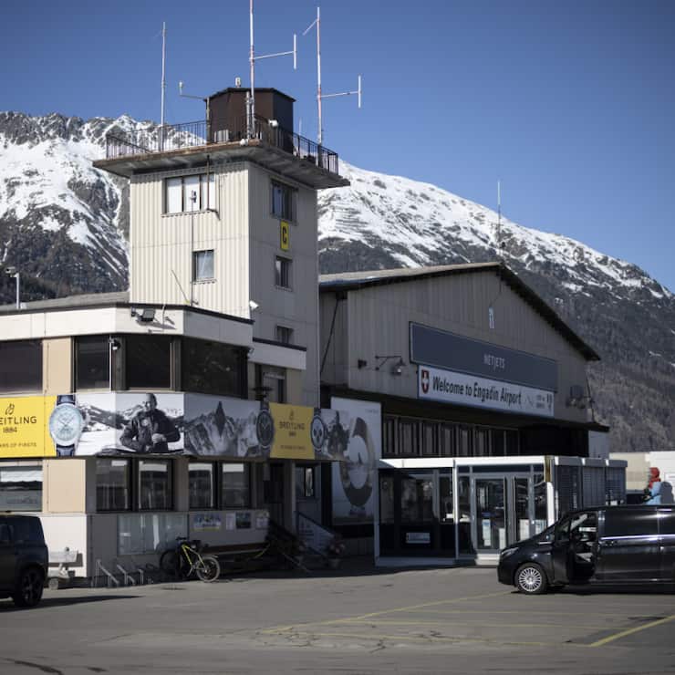 La population de Haute-Engadine a validé dimanche l'extension de l'aéroport régional de Samedan. Un crédit d'engagement de 38 millions a notamment été approuvé (archives).