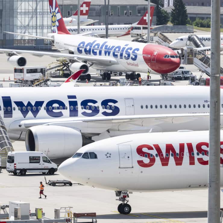 Edelweiss, filiale de Swiss spécialisée dans les vols de vacances, a étoffé sa flotte d'avions avec l'acquisition de deux Airbus court et moyen-courrier, un A320 et un A320neo. (archives)