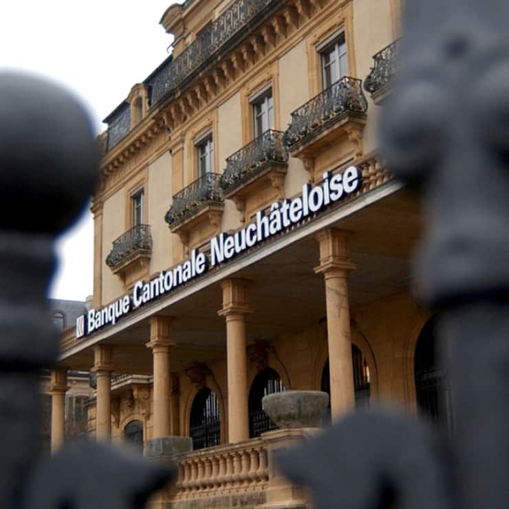 La BCN devra composer avec le faible niveau des taux d'intérêt à court terme. Par ailleurs, l'introduction de droits de douane très élevés pour le principal marché d'exportation du canton s'ajoute à un ralentissement économique déjà présent depuis de nombreux mois.