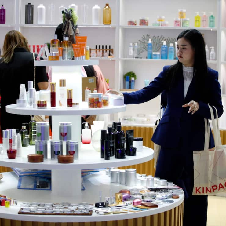 Dans le sillage de ces mesures, le groupe a subi une perte nette au quatrième trimestre de 546 millions de dollars, contre une perte nette de 286 millions lors de la même période de l'année précédente.