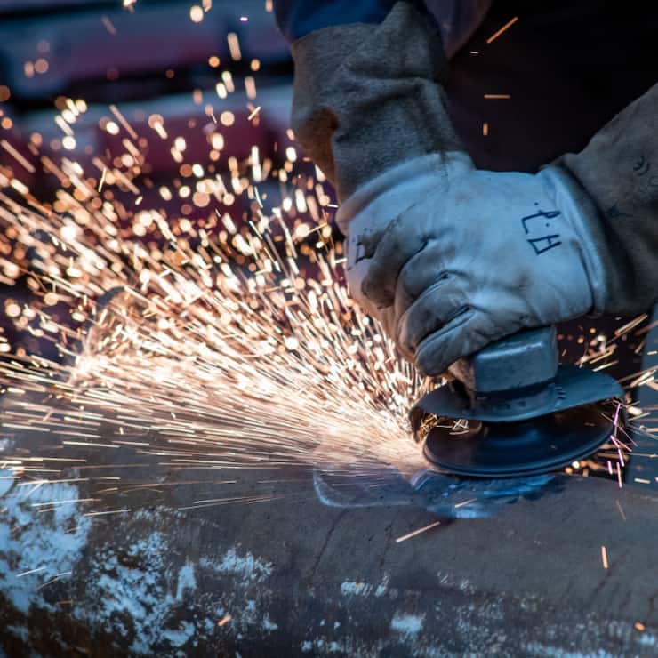 80% des entreprises veulent explorer de nouveaux marchés et 60% se lancer dans de nouveaux domaines d'activité. Elles sont 37% à envisager des suppressions de postes, du chômage partiel (28%) ou des délocalisations vers l'UE (31%). (archives)