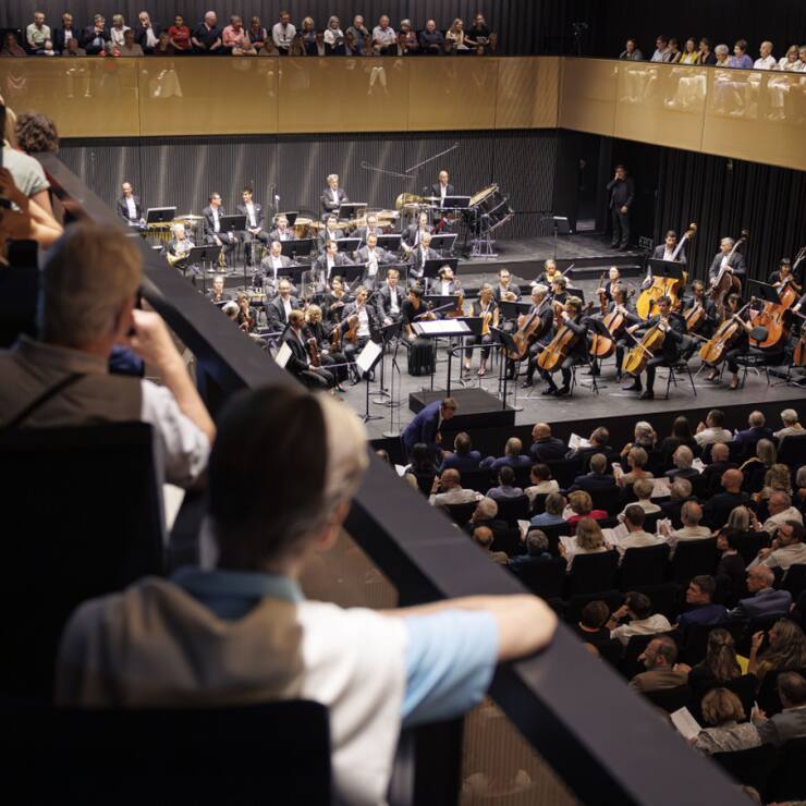 L'Orchestre de la Suisse romande (OSR) a eu le privilège d'inaugurer la nouvelle salle de concert.