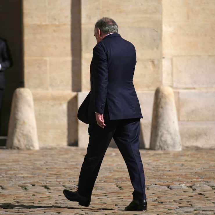 Le sort du Premier ministre français François Bayrou devrait être scellé lundi en début de soirée.