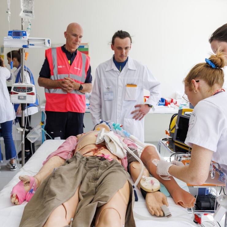 Un renforcement de la formation professionnelle supérieure a pour but de pallier la pénurie de main-d'oeuvre qualifiée (illustration).