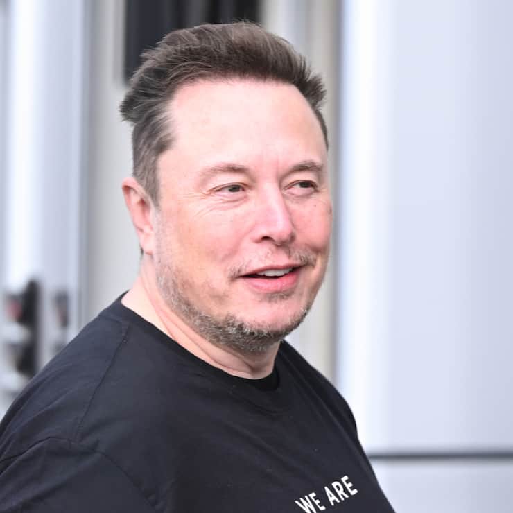 Elon Musk, également propriétaire du réseau social X et de l'entreprise spatiale SpaceX, a acquis 2,57 millions d'actions Tesla, à des cours allant de 371 à 396 dollars (archives).