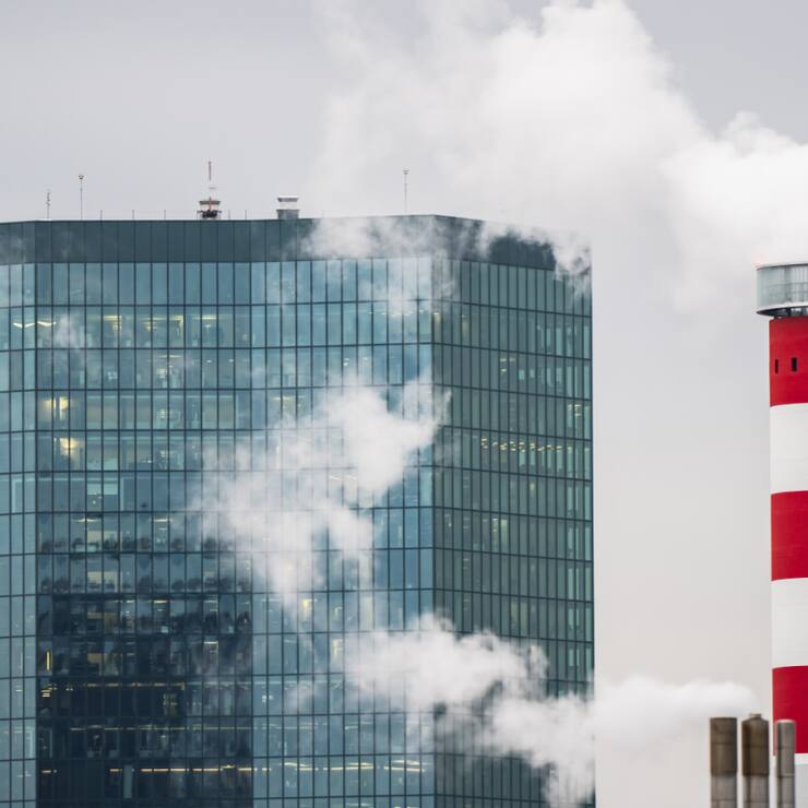 Le climat d'embauche se dégrade dans presque toutes les régions du pays, avec le recul le plus marqué en Romandie (-32%), où l'horlogerie et les services haut de gamme demeurent au coeur de l'économie.