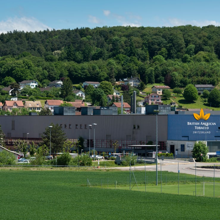 L'annonce à l'automne 2022 de la fermeture de l'usine BAT de Boncourt, anciennement Burrus, avait causé une onde de choc dans le canton du Jura (archives).