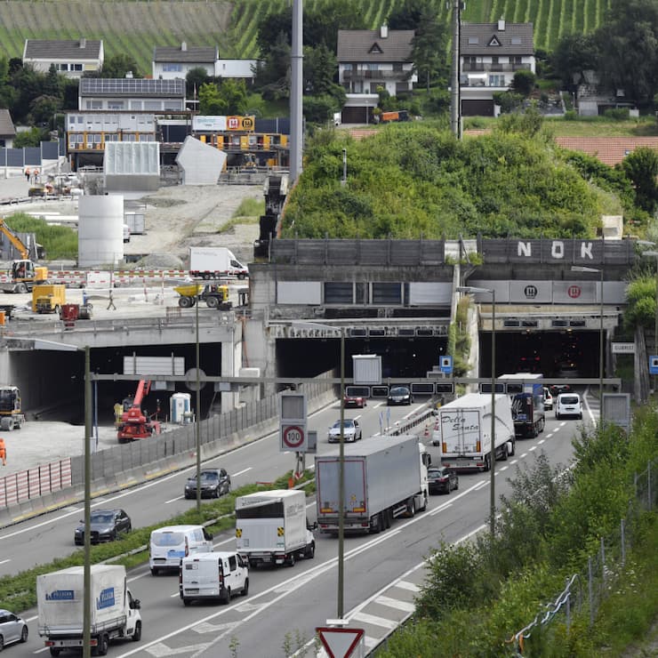 Le tunnel du Gubrist a dû être fermé en direction de l'Est à cause de la rupture d'une conduite d'eau (archives).