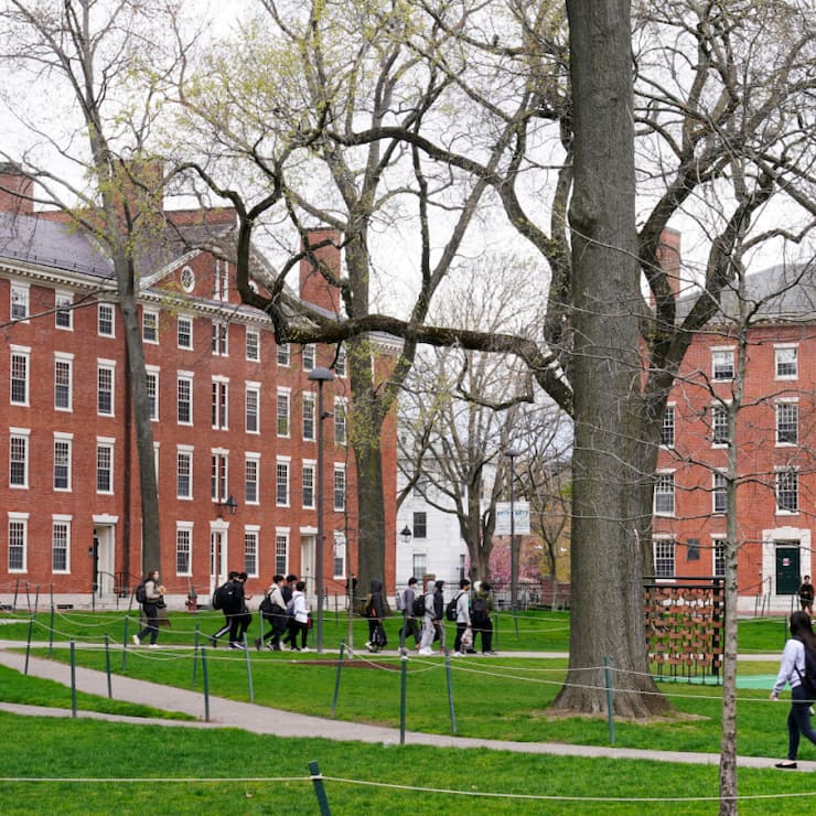 Trump a imposé vendredi des restrictions supplémentaires à Harvard pour l'accès à certains fonds fédéraux.