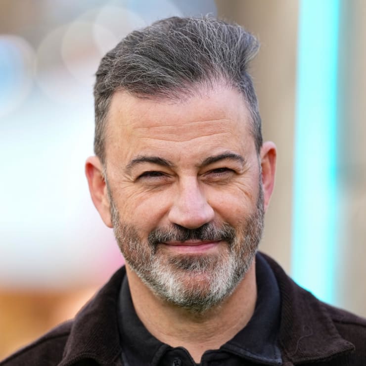 L'humoriste est de retour après une semaine de suspension.