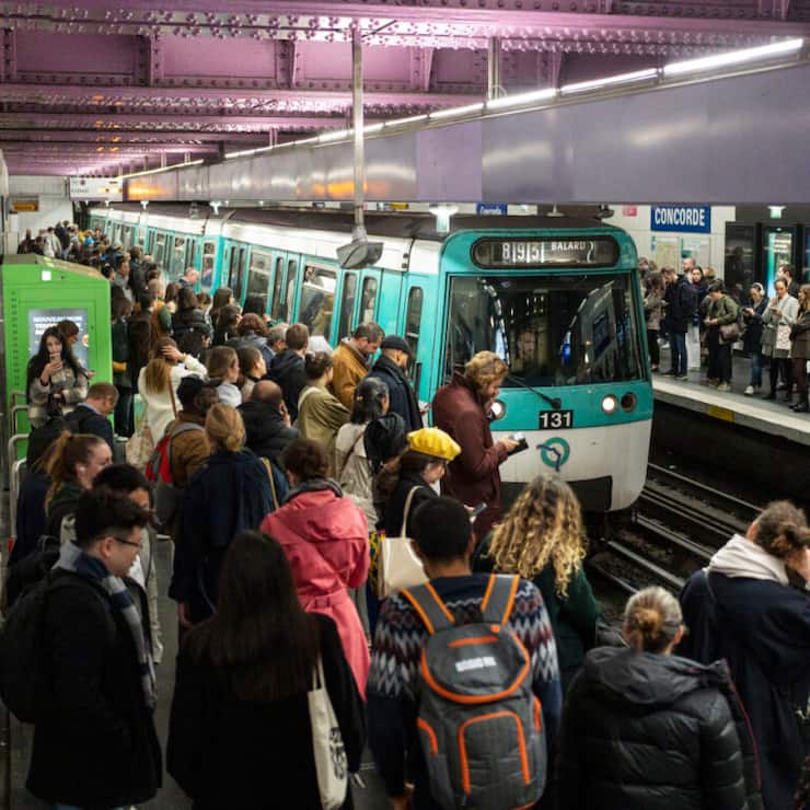 Sous l'impulsion de Jean Castex, la RATP, plombée par un absentéisme endémique et une offre de transport défaillante, a repris des couleurs grâce à un accord sur la qualité de vie au travail avec les syndicats et des hausses de salaires. (archives)