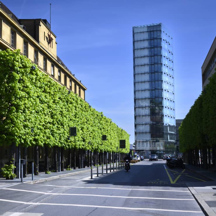 Le revenu national brut (RNB) à prix courants, qui mesure la somme des revenus nets perçus par les entreprises et les ménages établis en Suisse, y compris ceux reçus à l'étranger, a, lui, grimpé de 3,5% en 2024, suite à une forte hausse des revenus de la propriété reçus de l'étranger.