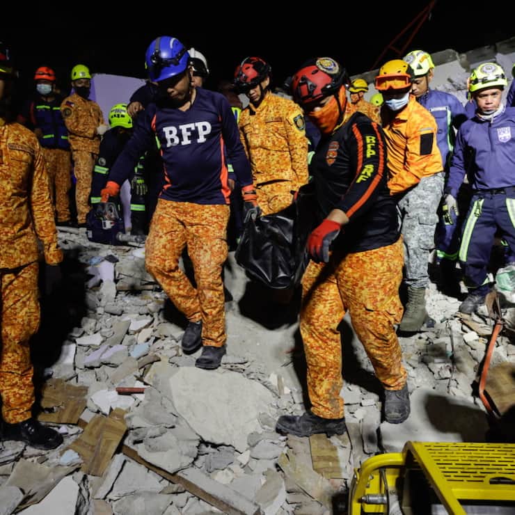 Filmé, le sauvetage d'une victime du séisme, à Bogo, a fait le tour d'internet avec plus de 4 millions de vues.