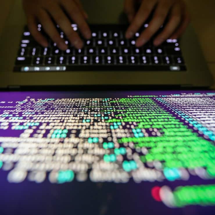 L'Office fédéral de la cybersécurité a collaboré avec la communauté des développeurs pour identifier les failles de deux logiciels à code source ouvert très utilisés parmi les membres de l'Administration fédérale (Photo prétexte).