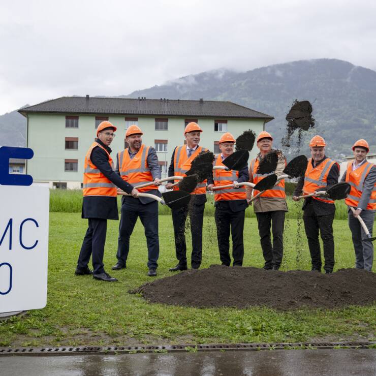 Le 22 mai, Fabrice Thétaz (président Monthey), Grégoire Praz (directeur TPC), Martin von Kaenel (directeur adjoint OFT), Franz Ruppen (conseiller d'Etat), Olivier Français, (président TPC), Olivier Turin (président Collombey-Muraz) et Edouard Thebault (chef projet) avaient lancé le chantier.