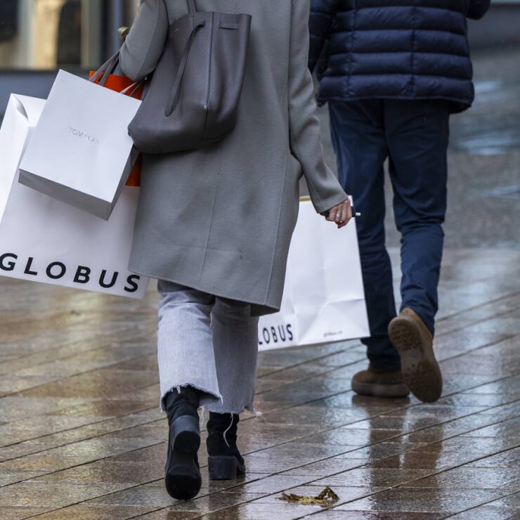 Les Genevois ne voteront pas le 30 novembre sur la modification de la loi sur les heures d'ouverture des magasins, attaquée par voie référendaire. A la suite d'une décision du Tribunal fédéral, le Conseil d'Etat a annoncé mercredi l'annulation du scrutin (illustration).