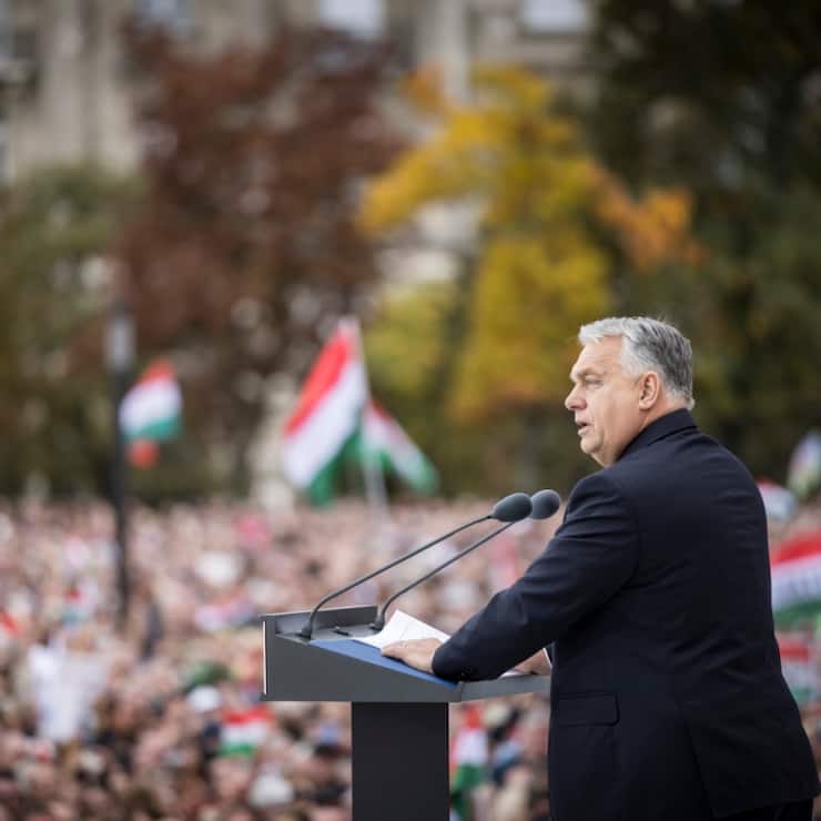Le Premier ministre hongrois Viktor Orban a indiqué vendredi que son pays allait chercher des moyens de "contourner" les sanctions américaines contre deux géants des hydrocarbures russes (archives).
