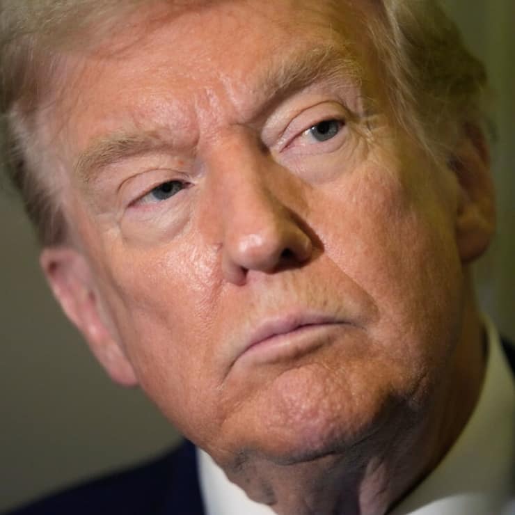 Donald Trump a augmenté de 10% les droits de douane canadiens.