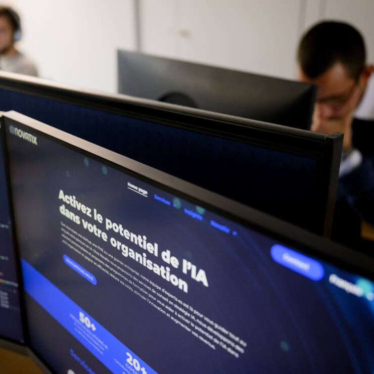 Le projet du gouvernement visant à introduire un droit voisin pour les médias face à Google et aux autres plateformes doit intégrer une protection des contenus utilisés par l'IA, estime une commission (illustration).