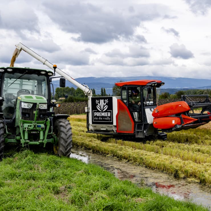 Les apprentis apprendront à manier aussi bien une faucheuse  ou un tracteur que les outils de gestion de données (archives).