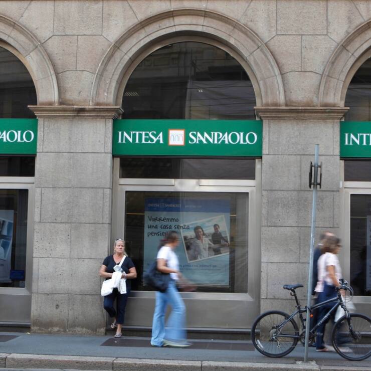 Intesa Sanpaolo prévoit de distribuer 3,2 milliards d'euros d'acompte de dividendes à ses actionnaires dès novembre. (archives)