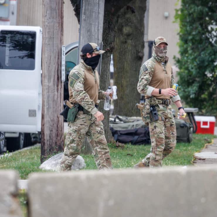 Les agents de la police fédérale américaine de l'immigration (ICE) ont souvent le visage dissimulé sous des masques et casquettes (archives).