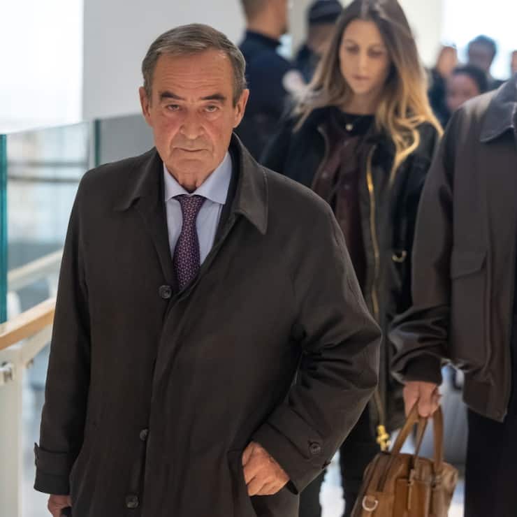 Huit prévenus, dont l'ex-directeur général de Lafarge, Bruno Lafont, sont poursuivis, ainsi que le cimentier français, filiale du géant zougois Holcim depuis 2015, en tant que personne morale, pour financement du terrorisme.