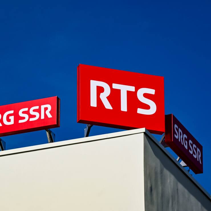 Le peuple se prononcera sur l'initiative SSR, qui veut abaisser la redevance à 200 francs, le 8 mars 2026.