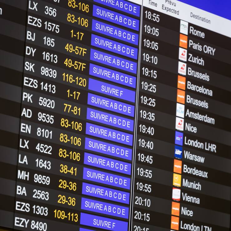 Ses concurrentes Air France-KLM et Lufthansa ont aussi annoncé des bénéfices en baisse au troisième trimestre, pointant également une diminution de la demande de billets vers les Etats-Unis, qui ont pris des mesures pour limiter l'immigration et rendu plus ardue l'obtention de visas.