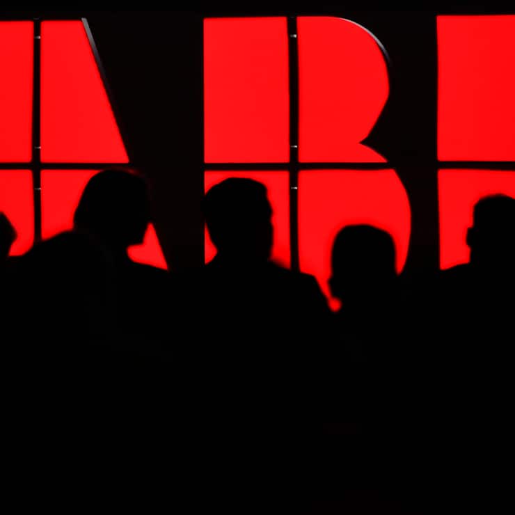 ABB dit se concentrer sur de petites et moyennes acquisitions. De plus grandes acquisitions sont également envisagées. Par ailleurs, 4,5% à 5% des ventes seront investies dans la recherche et le développement.