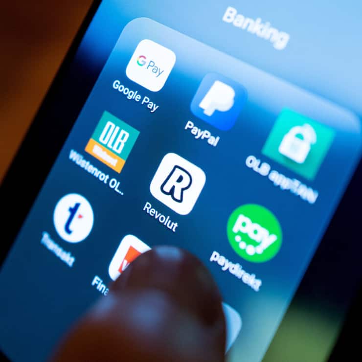 L'entreprise, qui veut rivaliser avec les géants mondiaux du secteur, a plus que doublé son bénéfice net l'an dernier, à 790 millions de livres (896 millions d'euros), grâce à des clients toujours plus nombreux: elle en compte plus de 65 millions.