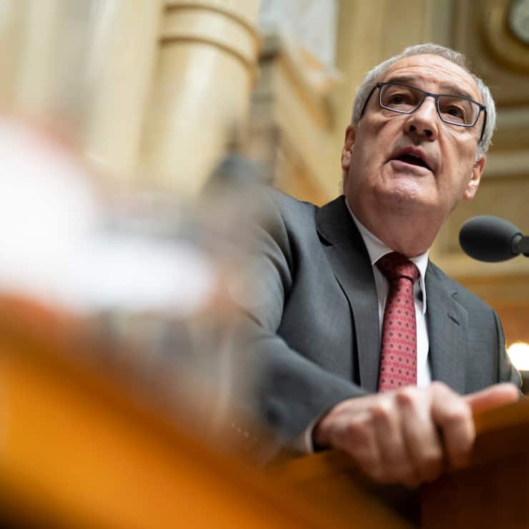 Le ministre de l'économie Guy Parmelin ne veut pas brider les investissements étrangers privés en Suisse. Le National l'a suivi (archives).