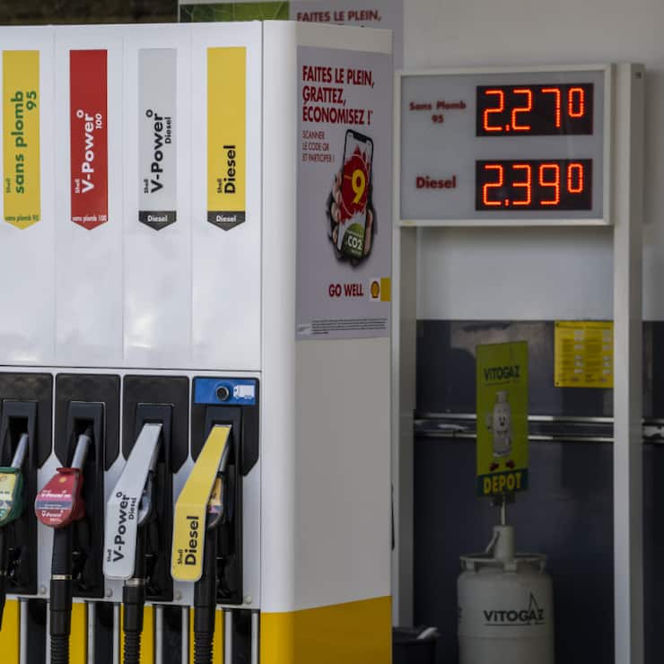 Par rapport à la même période en 2024, les prix des carburants ont reculé de 4,8% en Suisse en novembre. (archive)