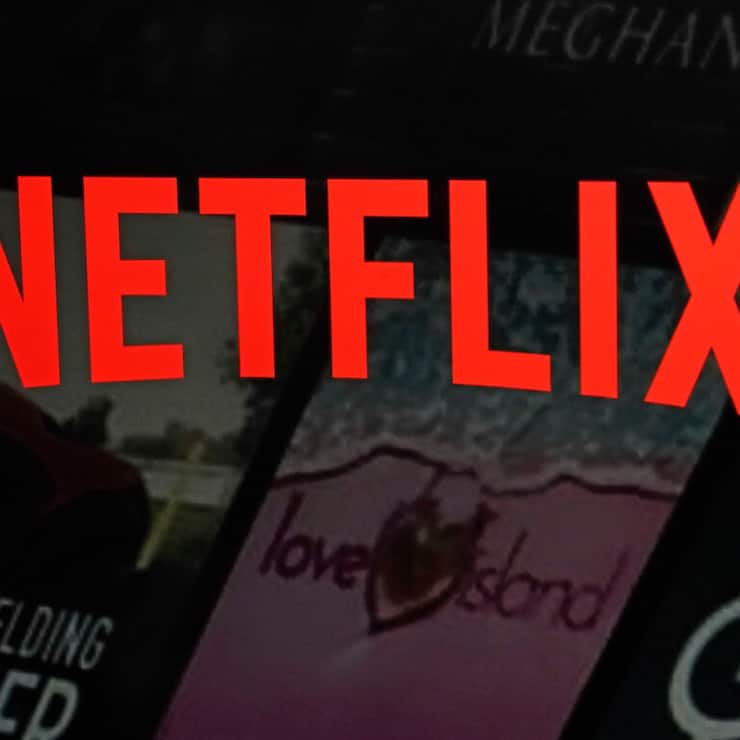 Netflix met ainsi la main sur les séries et films de Warner Bros, allant des classiques comme Casablanca et Citizen Kane aux plus récents comme Harry Potter et Friends (archives).