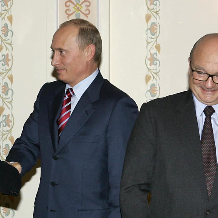 Hans-Jorg Rudloff (à dr.) avait notamment rencontré Vladimir Poutine en octobre 2006. (Photo d'archives).