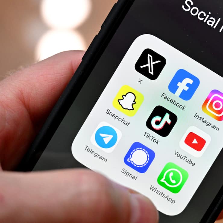 Des contenus pédopornographiques se retrouvent régulièrement sur différentes messageries et réseaux sociaux, a expliqué Charles Juillard (Centre/JU). (image d'illustration)