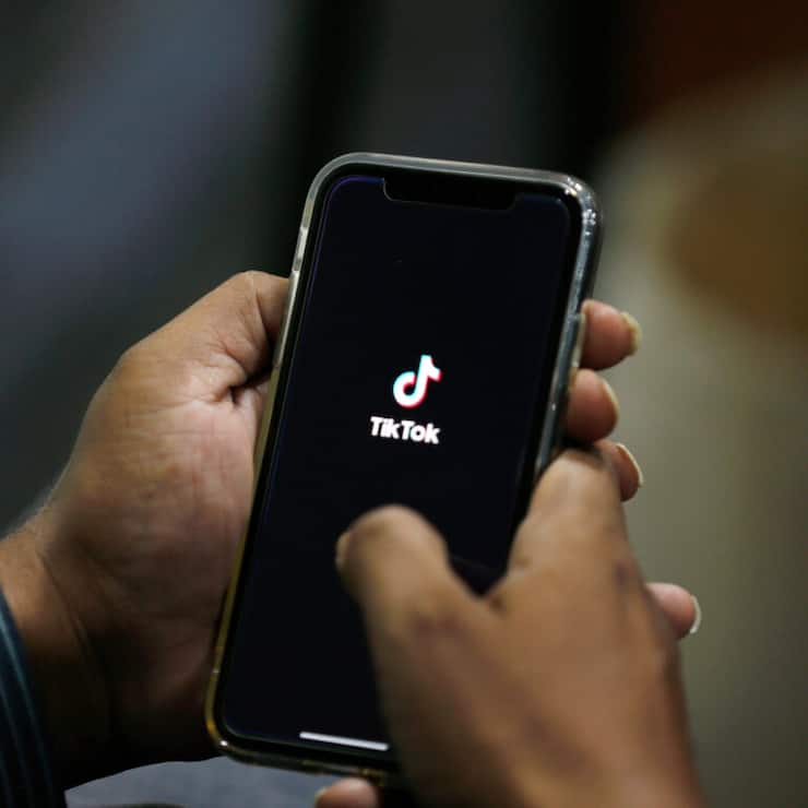 Selon la FRC, il suffit de quelques secondes sur TikTok où un autre réseau social pour être exposé à une promotion plus ou moins dissimulée (photo d'illustration).