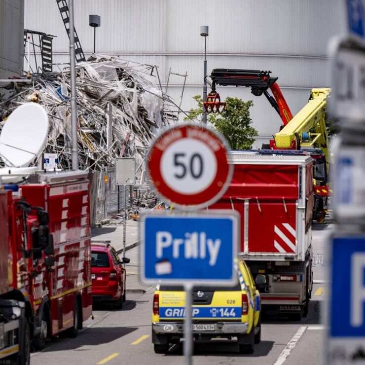 L'accident s'était produit le vendredi 12 juillet 2024 à Prilly. L'échafaudage de 60 m de haut, dressé sur la façade nord de la tour de Malley Phare, s'était effondré en pleine matinée. Trois ouvriers avaient perdu la vie et plusieurs autres avaient été blessés, certains grièvement (archives).