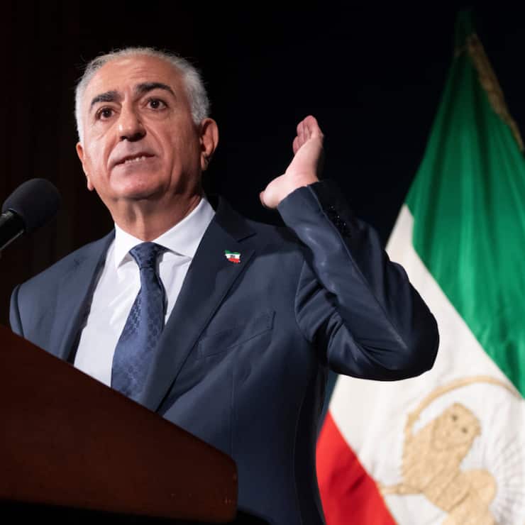 Le fils de l'ancien chah d'Iran s'est dit convaincu que la République islamique allait "tomber". "Ce n'est pas une question de 'si', mais de 'quand'", a lancé Reza Pahlavi à la presse à Washington.