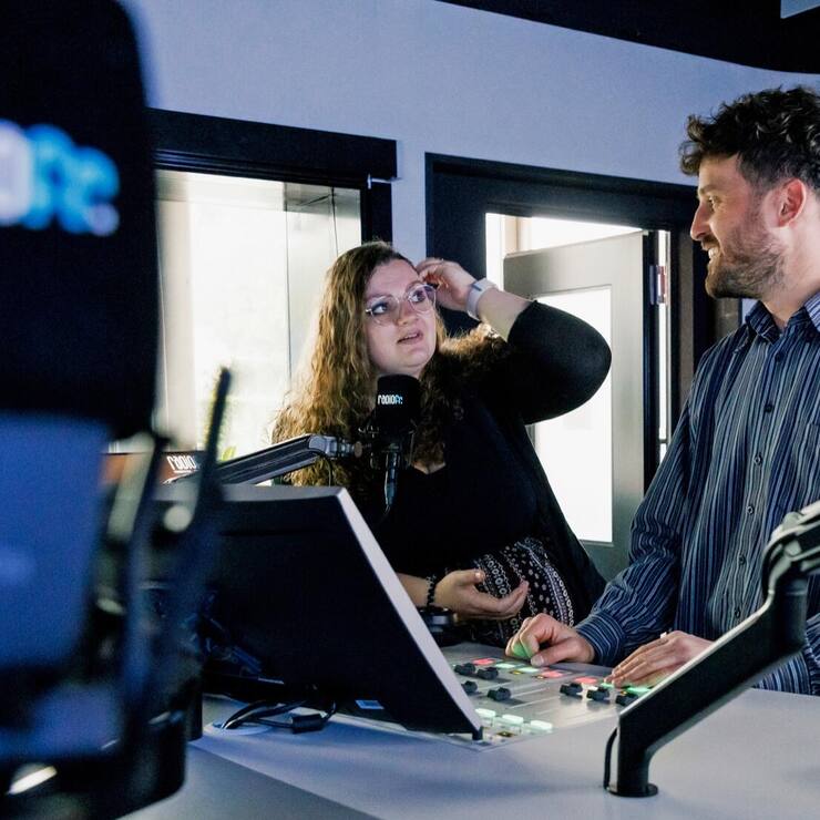 Lauriane Schott et Loïc Schorderet, 31 ans, sont corédacteurs en chef à Radio Fribourg depuis avril 2023.