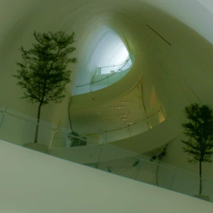 cropped-interior_of_heydar_aliyev_center