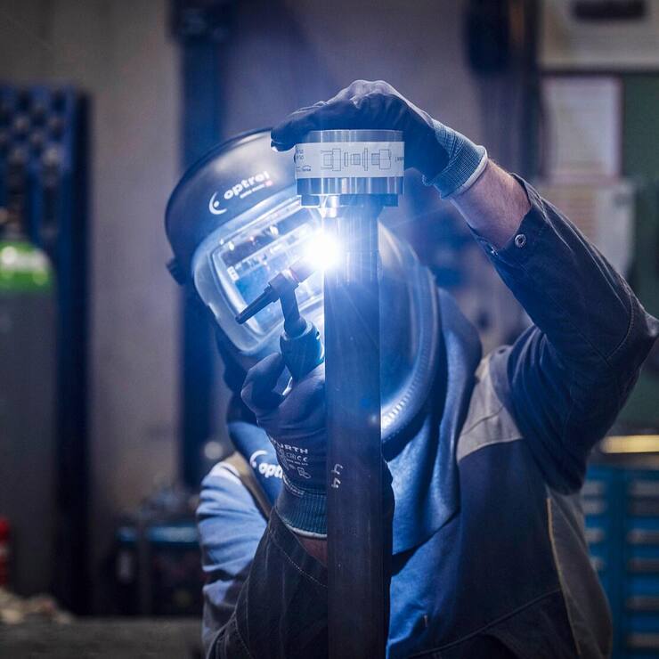 Sur les 600 entreprises interrogées par l’enquête de Swiss Export, Raiffeisen et Kearney, seulement 9% d’entre elles utilisent systématiquement l’intelligence artificielle en Suisse.