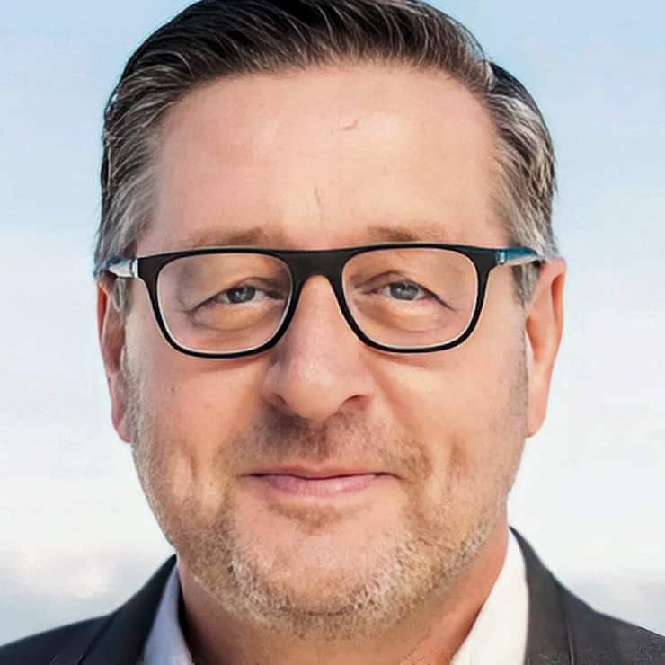 Directeur d’Imadeo à Genève, cabinet de conseil et d’études pour le commerce, Nicolas Inglard est aussi correspondant à l’étranger pour l’Académie des sciences commerciales en Suisse.